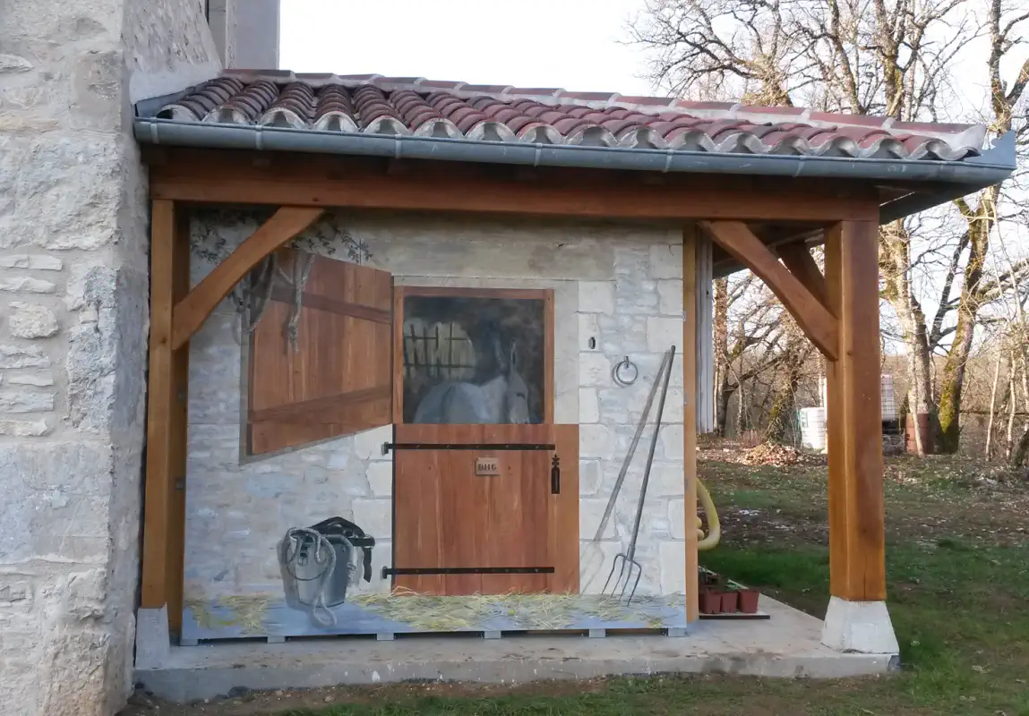 Camouflage d’un réservoir à granulés Camouflage d’un réservoir à granulés