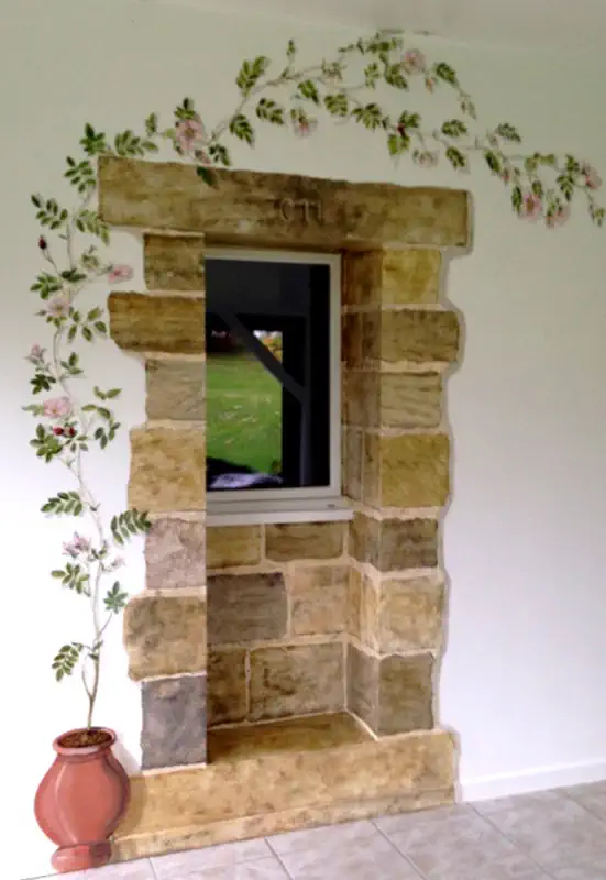 Trompe-l’œil : fausses pierres et végétaux peints Trompe-l’œil : fausses pierres et végétaux peints