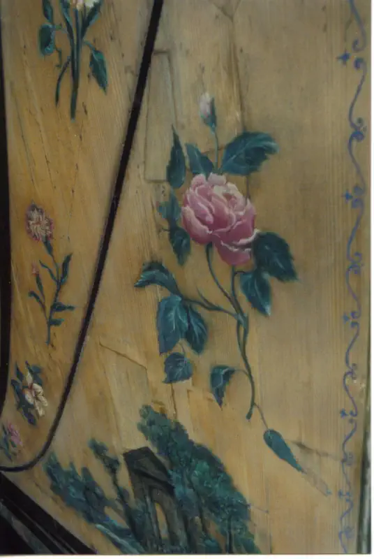 Décor d’une table d’harmonie d’un clavecin Décor d'une table d'harmonie d’un clavecin